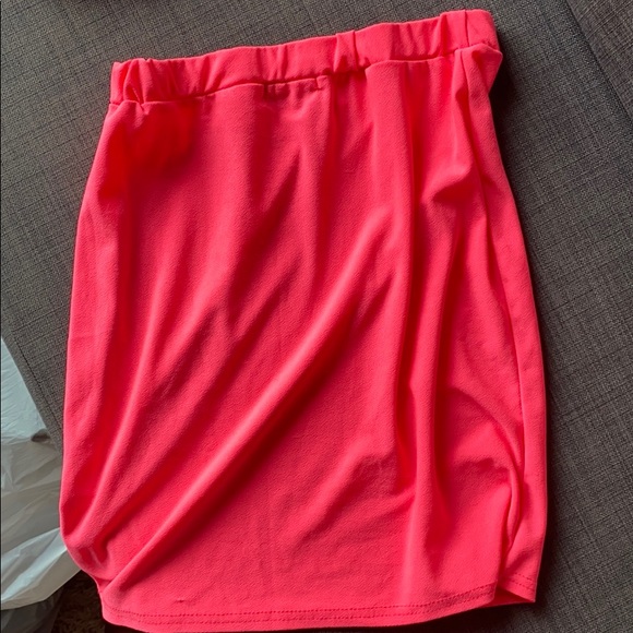 Two piece neon pink set - Picture 6 of 6